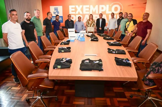 Governo Municipal entrega novos equipamentos para fiscais da Secretaria de Infraestrutura Urbana