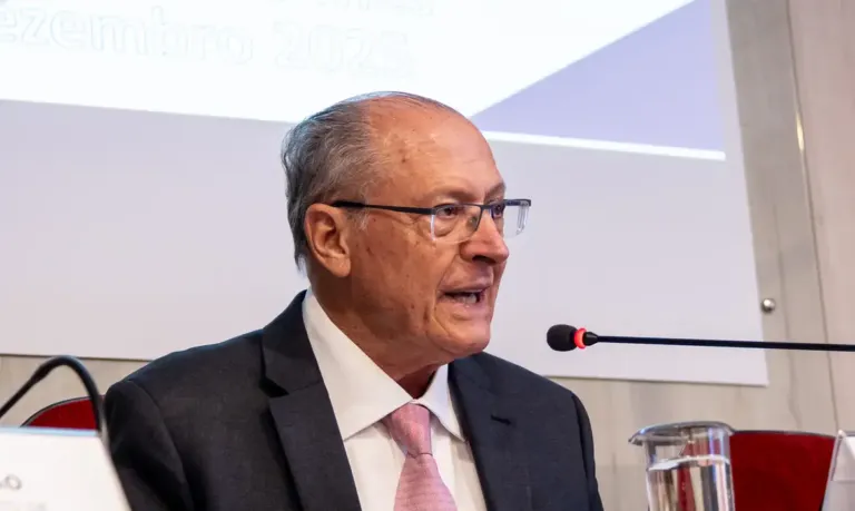 Alckmin: Brasil não perde competitividade com tarifa de 10% dos EUA