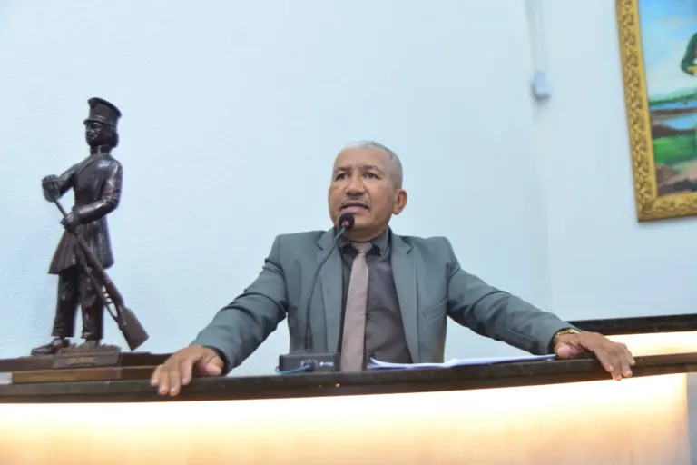 Indicações solicitam pavimentação de estradas do distrito de Humildes