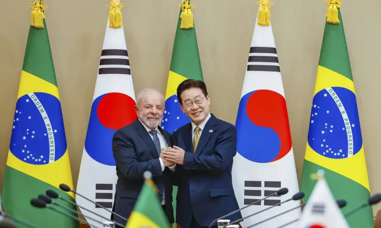 Lula diz que vale “qualquer sacrifício” para prender magnatas do crime