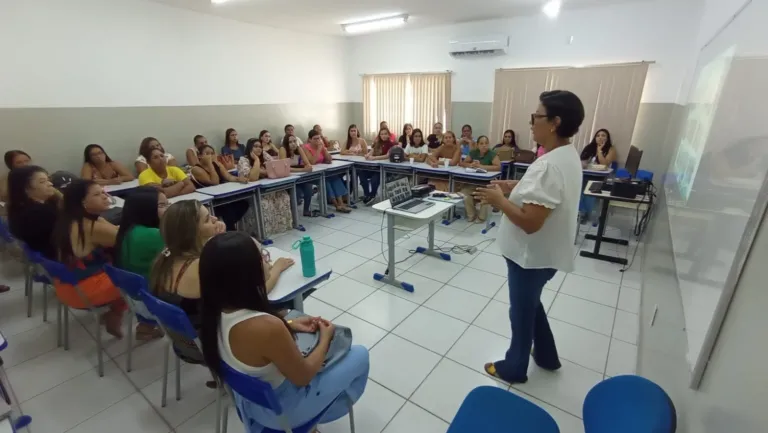 Prefeitura de Juazeiro inicia ciclo formativo de atendimento educacional especializado
