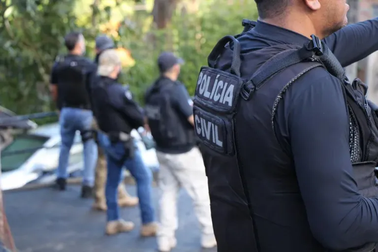 Mulher é presa após incendiar casa da filha e ameaçar conselheira tutelar em Belmonte