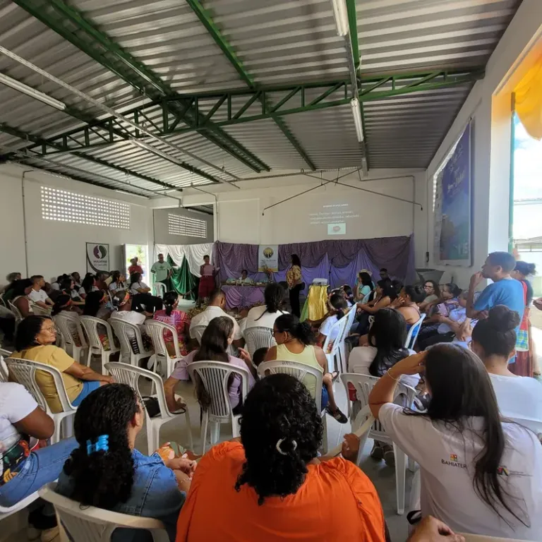 MPBA apresenta Projeto Terra Protegida no Encontro das Mulheres Catadeiras e Quebradeiras de Licuri, em Várzea da Roça