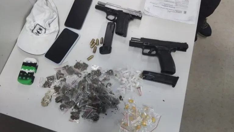 PM apreende mais duas pistolas e granada com integrantes de facção no Nordeste de Amaralina