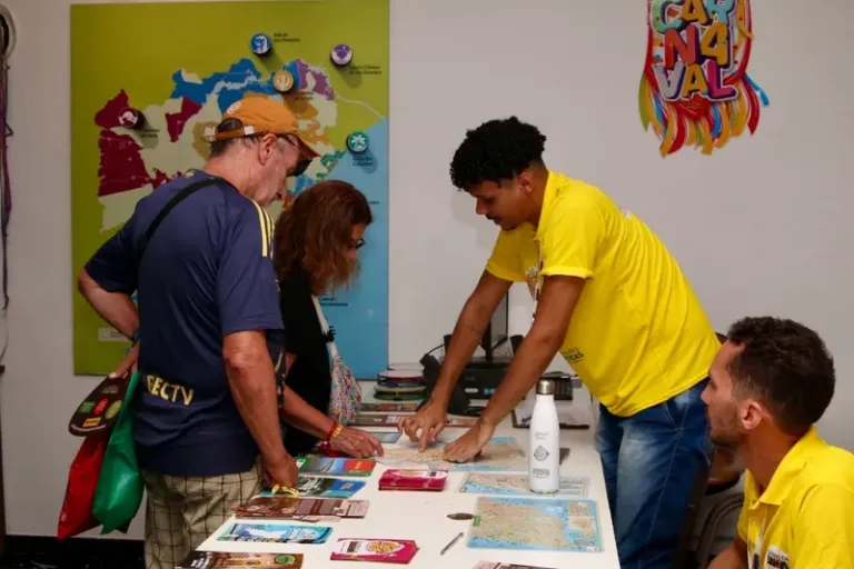 Turistas aprovam atendimento do Governo da Bahia no Carnaval do Pelourinho