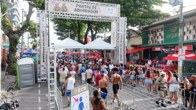 Em Portal de Abordagem do circuito Dodô, PMs encontram pistola e prendem criminoso em flagrante