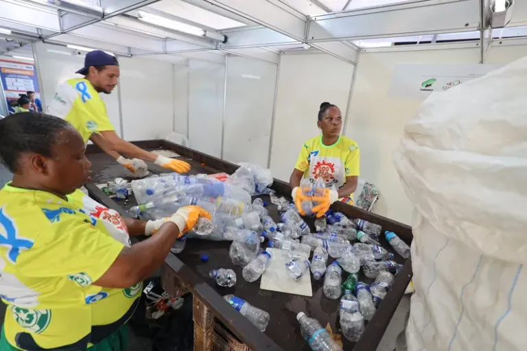A maior ação de reciclagem da história do Carnaval, com 182 toneladas de resíduos coletados