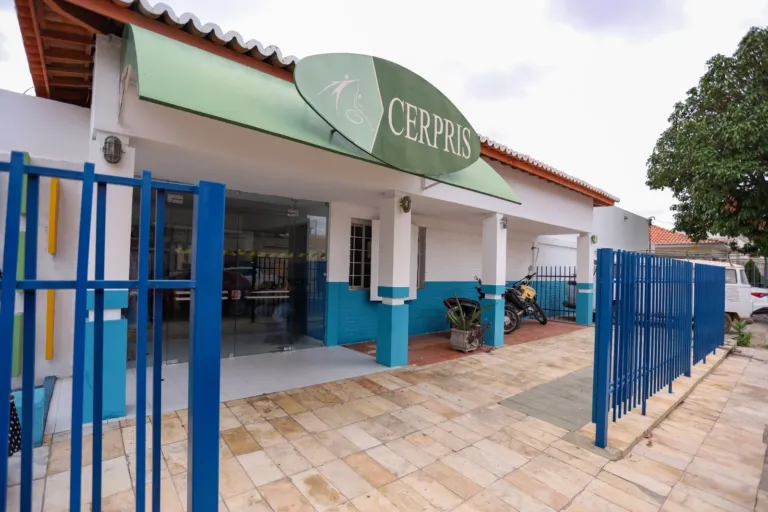 Prefeitura de Juazeiro garante autonomia e qualidade de vida com concessão de dispositivos de tecnologia assistiva para usuários do Cerpris