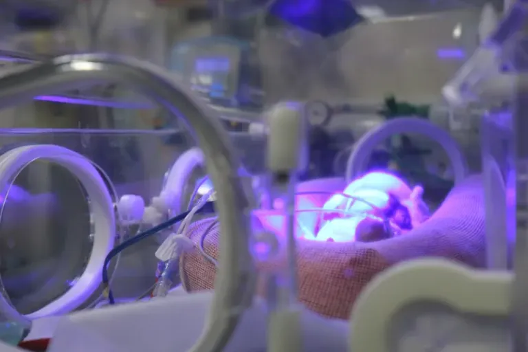 Sesab amplia estratégia contra Vírus Sincicial Respiratório e reforça proteção para bebês prematuros e crianças com comorbidades