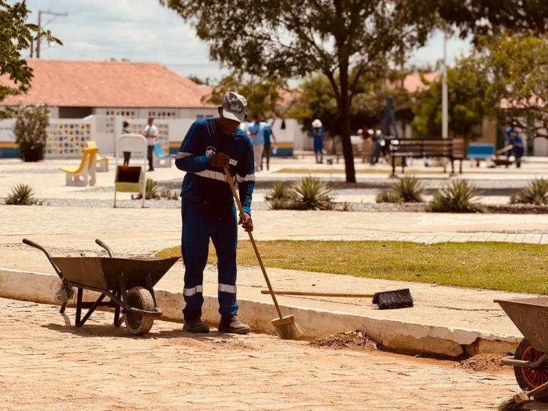 Prefeitura Presente: Gestão reforça serviços de limpeza e manutenção em Pinhões neste sábado (28)