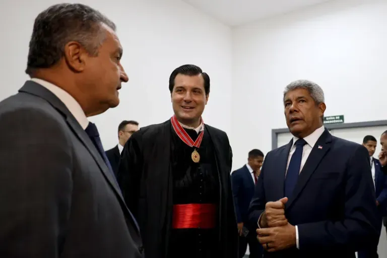 Governador prestigia posse do promotor Pedro Maia, reconduzido ao comando do MP baiano