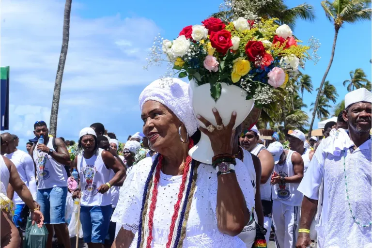 Lavagem de Itapuã celebra 121 anos com tradição religiosa e cortejo cultural; confira esquema especial de serviços em Salvador