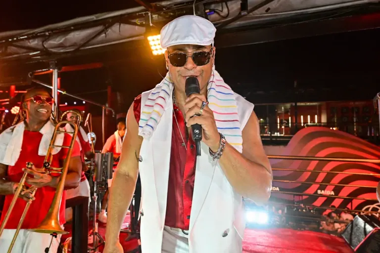 Melhor Segunda-Feira do Mundo reúne multidão em Salvador com homenagem ao samba