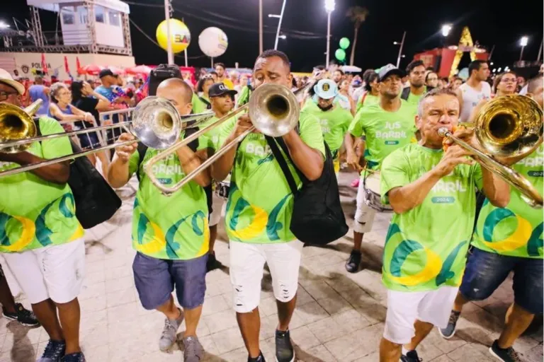 Habeas Copos leva festa das fanfarras ao último dia de pré-Carnaval nesta quarta-feira (11)
