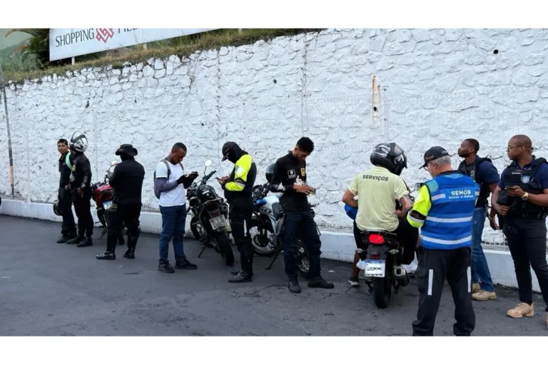 Fiscalização combate cobrança abusiva de taxistas aos usuários durante o Carnaval