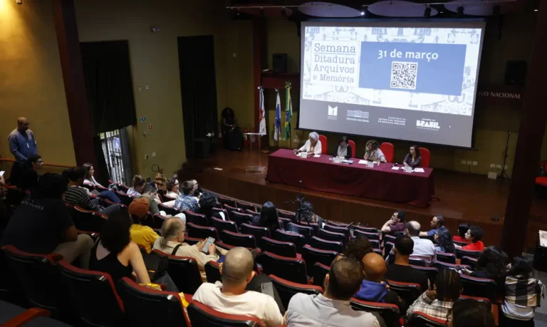 Evento debate importância dos arquivos para preservar memória de 1964