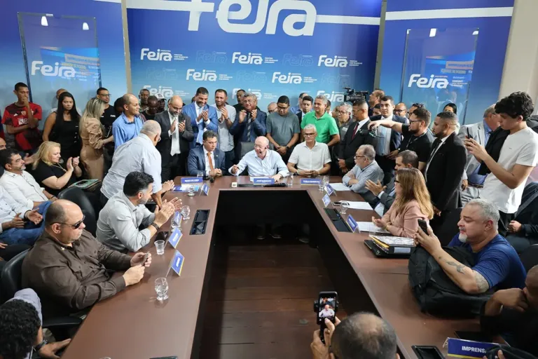 Vereadores participam de anúncio de novo pacote obras para o Município