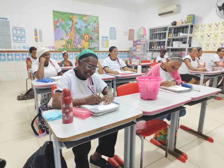 Educação de jovens e adultos continua realizando matriculas em Alagoinhas