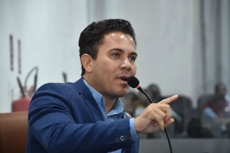 Cobrança de melhorias para a comunidade de Tapera II e uso social de escola desativada