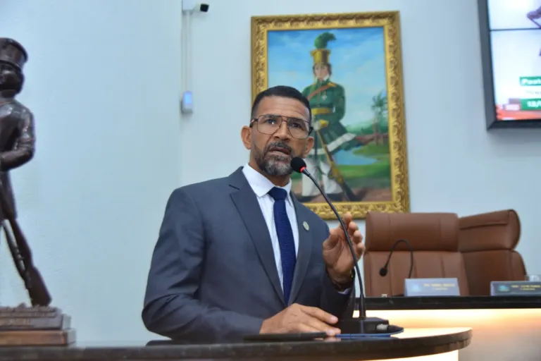 Faixa central na entrada principal da Matinha pode evitar acidentes, diz Pastor Valdemir