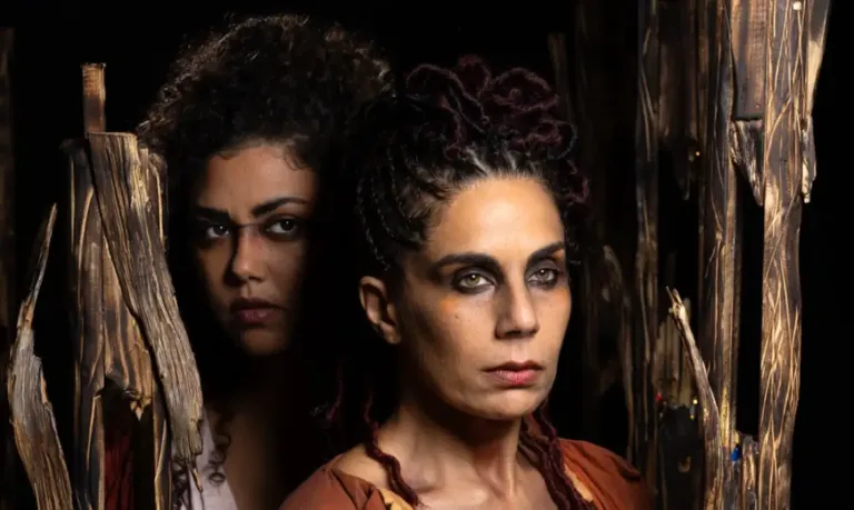 Peça de clássico grego discute violência de gênero e maternidade