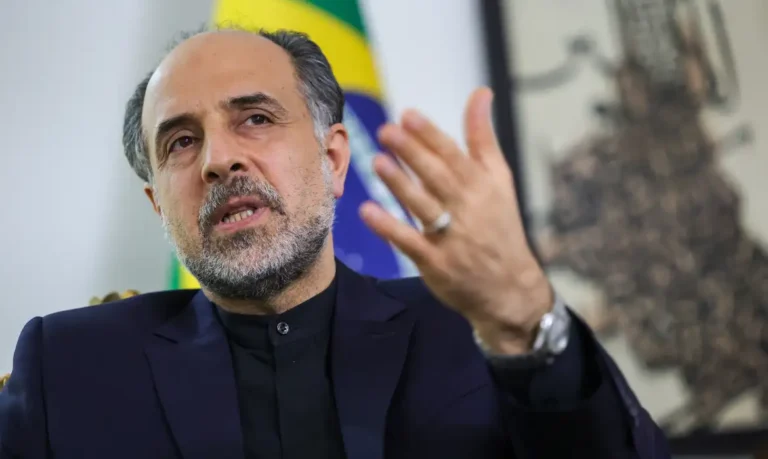 Ilusão de negociação entre EUA e Irã virou piada, diz embaixador