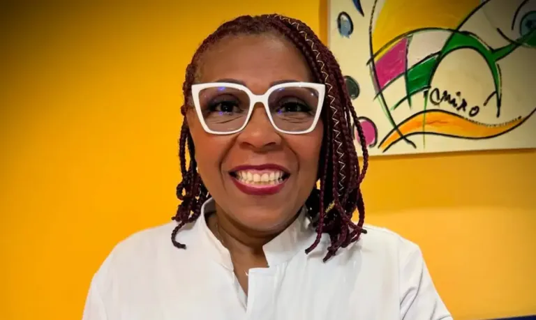 Médica é morta a tiros por policiais militares em abordagem no Rio