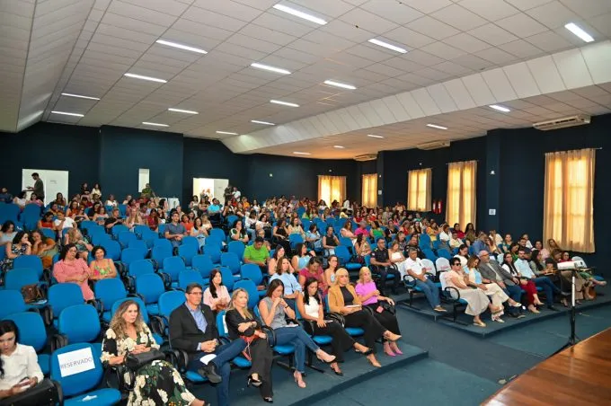 Formação fortalece rede de cuidado e escuta nas escolas municipais de Vitória da Conquista