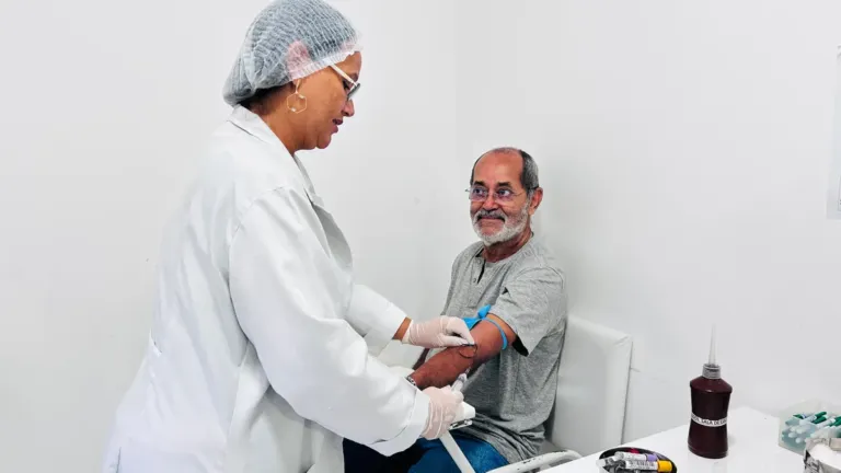 Mutirão de exames laboratoriais reduz filas do SUS e amplia acesso a diagnósticos em Alagoinhas
