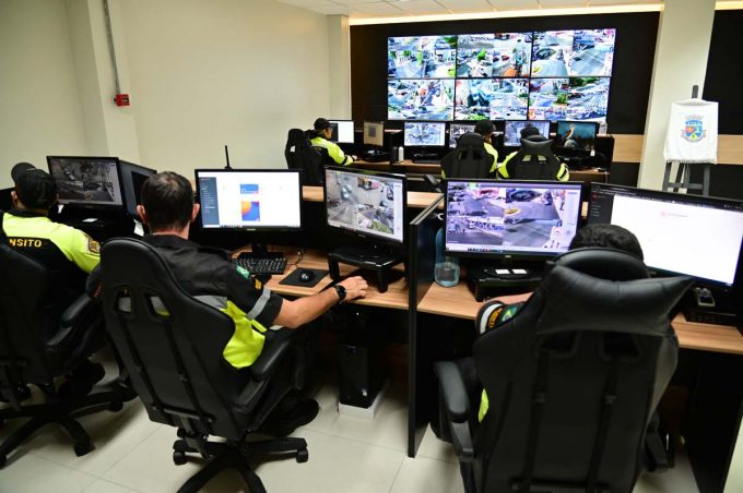 Por meio de decretos, Prefeitura redefine e reestrutura “Muralha Digital” e Projeto “Escola + Segura”