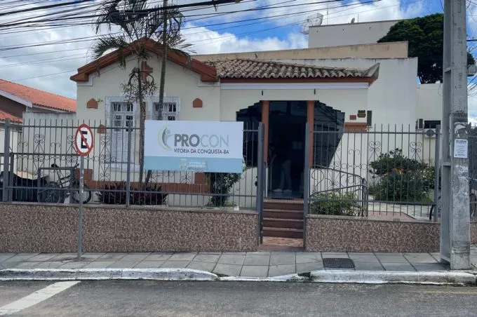 Procon de Vitória da Conquista alerta consumidores sobre preços e condições dos produtos durante período de Páscoa