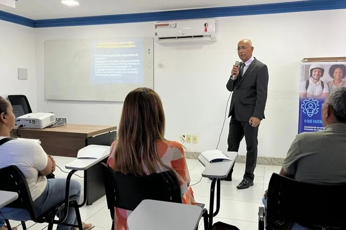 SMDE reúne empreendedores em palestra sobre legislação fiscal e direitos do consumidor