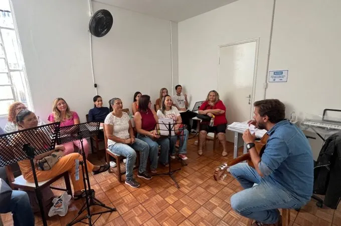 Servidores participam de início das aulas de canto coral no Conservatório de Música