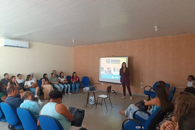 Trabalhadores da Semdes participam de formação sobre atuação do INSS, DPU e Procon