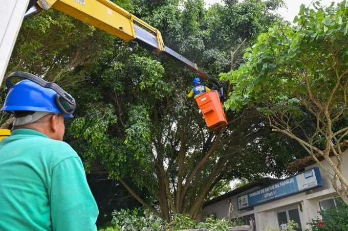 Unidade de Saúde Urbis V recebe manutenção emergencial e poda de árvores nesta quarta-feira, 4