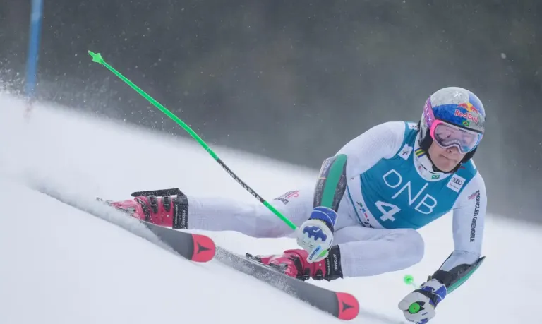 Lucas Pinheiro garante título da Copa do Mundo de slalom gigante