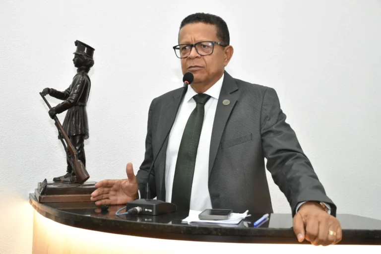 Pavimentação em rua do bairro Mangabeira para melhorar as condições de tráfego