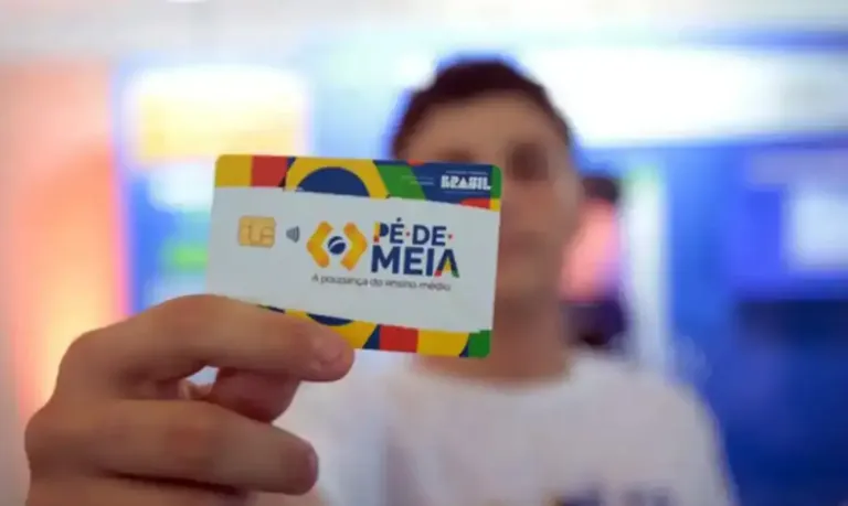 Pé-de-Meia paga incentivos a alunos nascidos em setembro e outubro