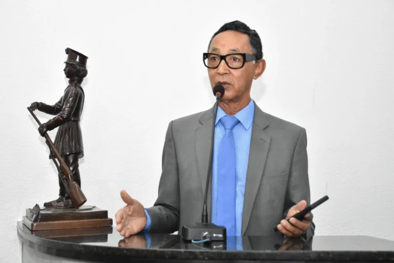 Melhorias na iluminação pública em prol da segurança no distrito de Jaíba