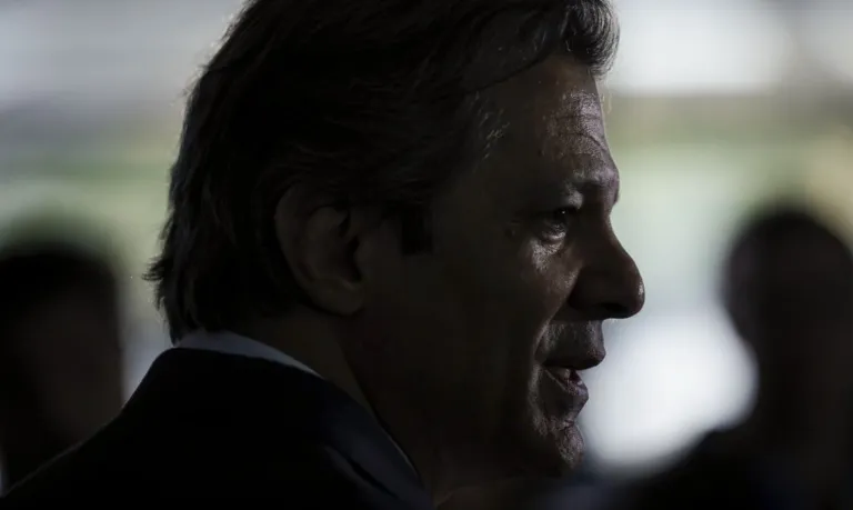 Fazenda tira de projeto de lei proposta para socorrer bancos em crise