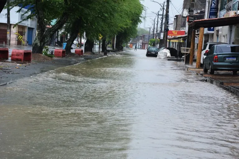 Vereadora recomenda medidas preventivas para evitar alagamentos