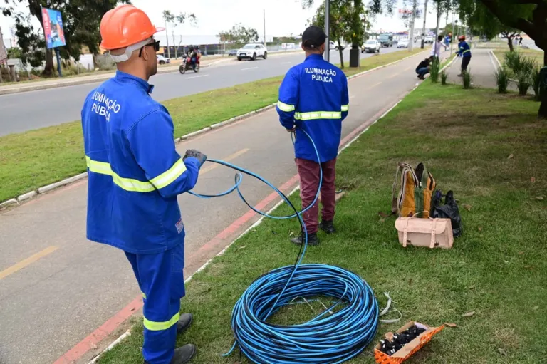 Coordenação de Iluminação Pública identifica furto de fios na Avenida Brumado pela segunda vez neste ano
