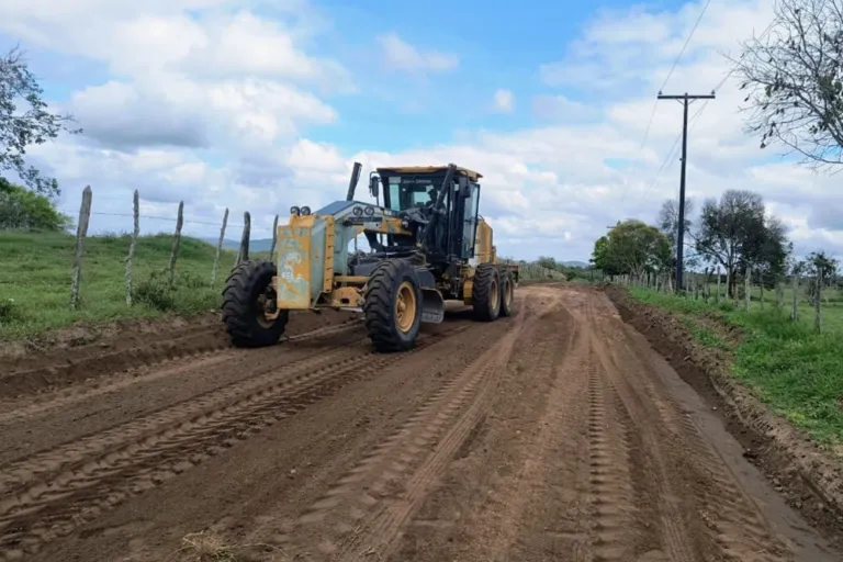 SOMA suspende temporariamente manutenção de estradas em função das chuvas