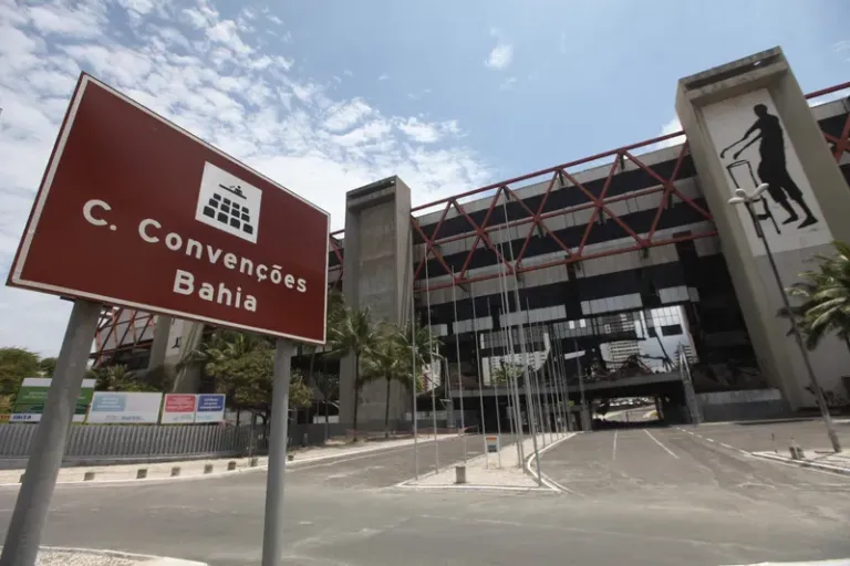 Secretaria da Administração publica edital para leiloar antigo Centro de Convenções