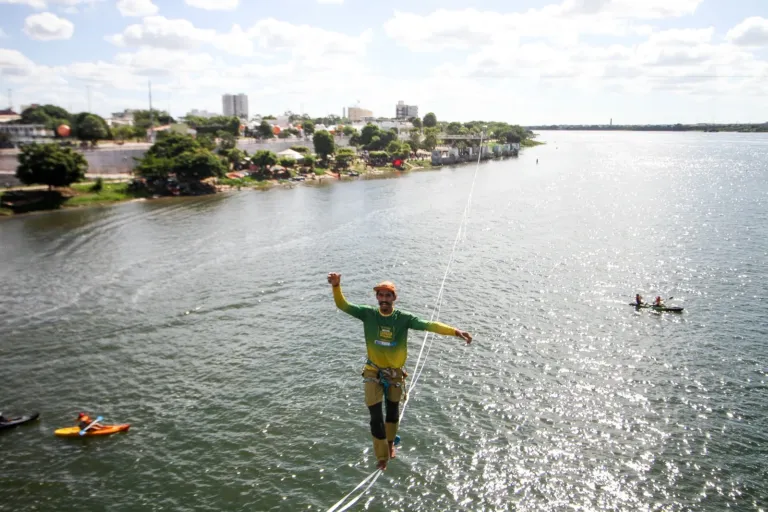 Dia da Mulher e espetáculo de waterline encerram Festival de Verão Velho Chico em Juazeiro