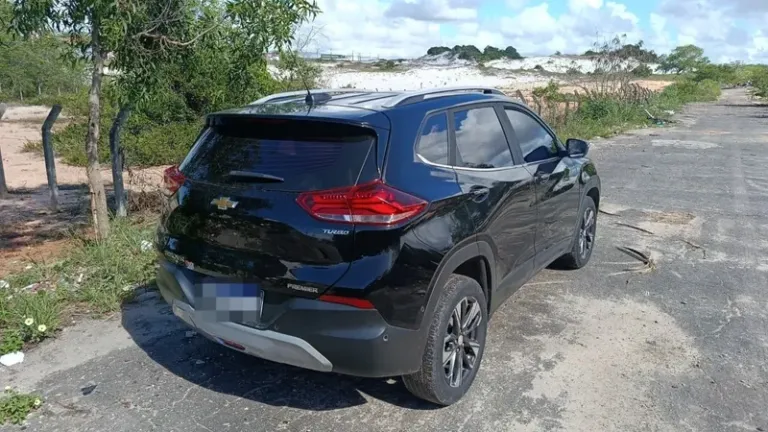 Polícia Militar recupera carro roubado em Stella Maris