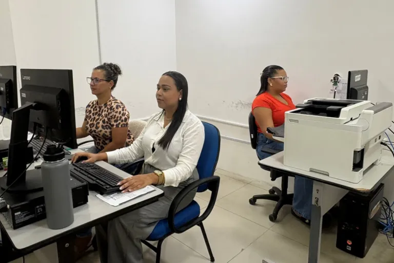 Secretaria de Saúde emitiu neste ano mais de 300 carteirinhas de identificação para pessoas com autismo, fibromialgia e anemia falciforme