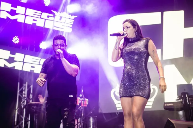 Primeira noite do Festival de Arembepe reúne grandes atrações e público vibrante na Arena Principal