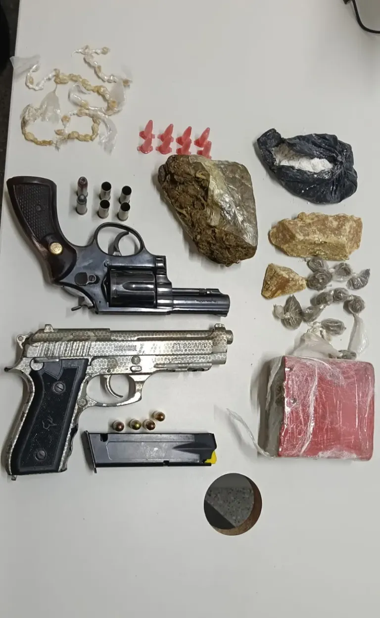 Operação conjunta apreende armas de fogo e drogas em Jitaúna