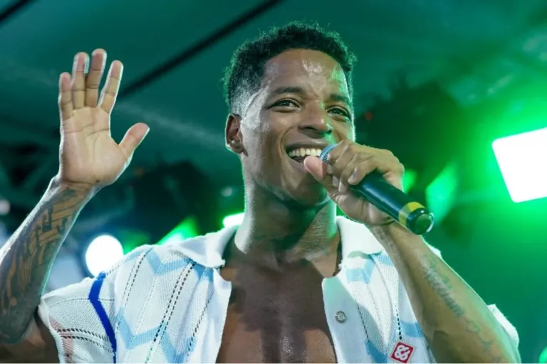 Palco Raízes e Ritmos agita o público em terceira noite do Festival de Arembepe 2026